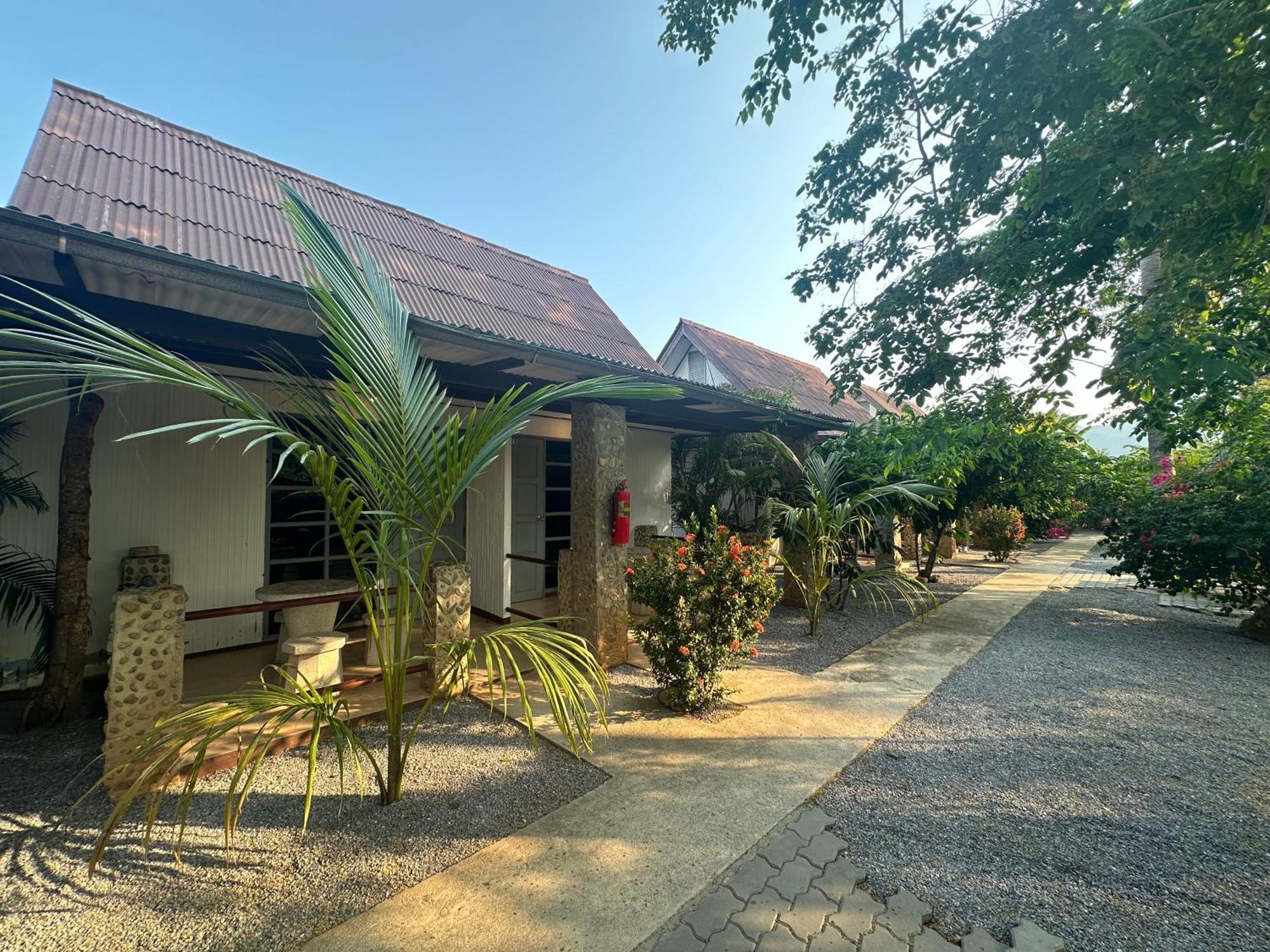 Blue Beach Resort Baanphakrimlay Eksteriør billede